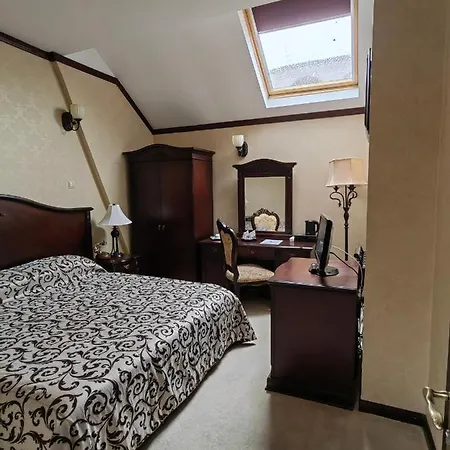 ホテル キャロル 4*