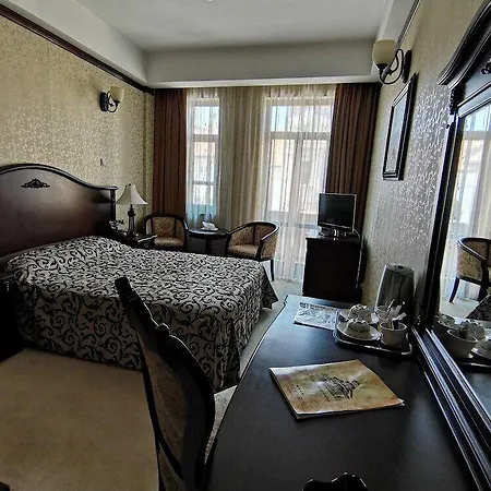 キャロル ホテル 4*