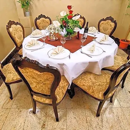 Carol Hotel 4*