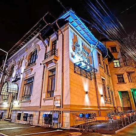 Hotel Carol