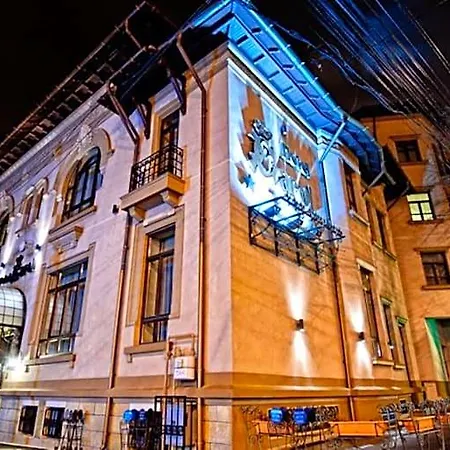 Carol Hotel 4*