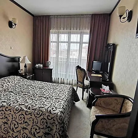 Hotel Carol 4*