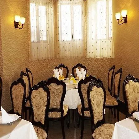 ホテル キャロル 4*