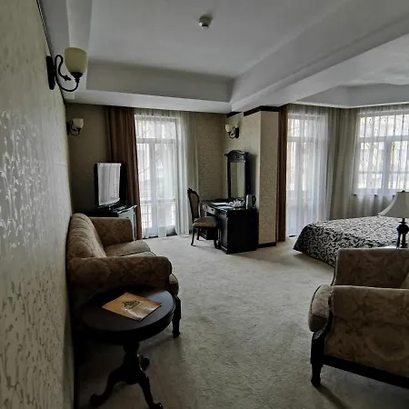 Carol Hotel 4*