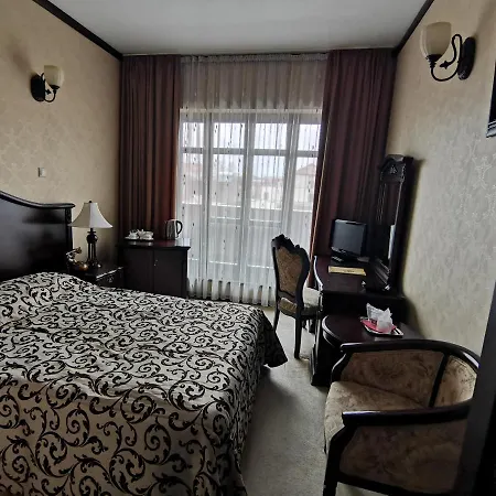 Carol Ξενοδοχείο