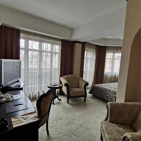 Carol Hotel 4*