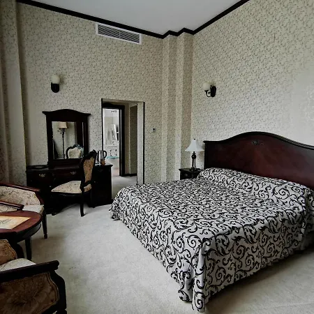 キャロル ホテル 4*